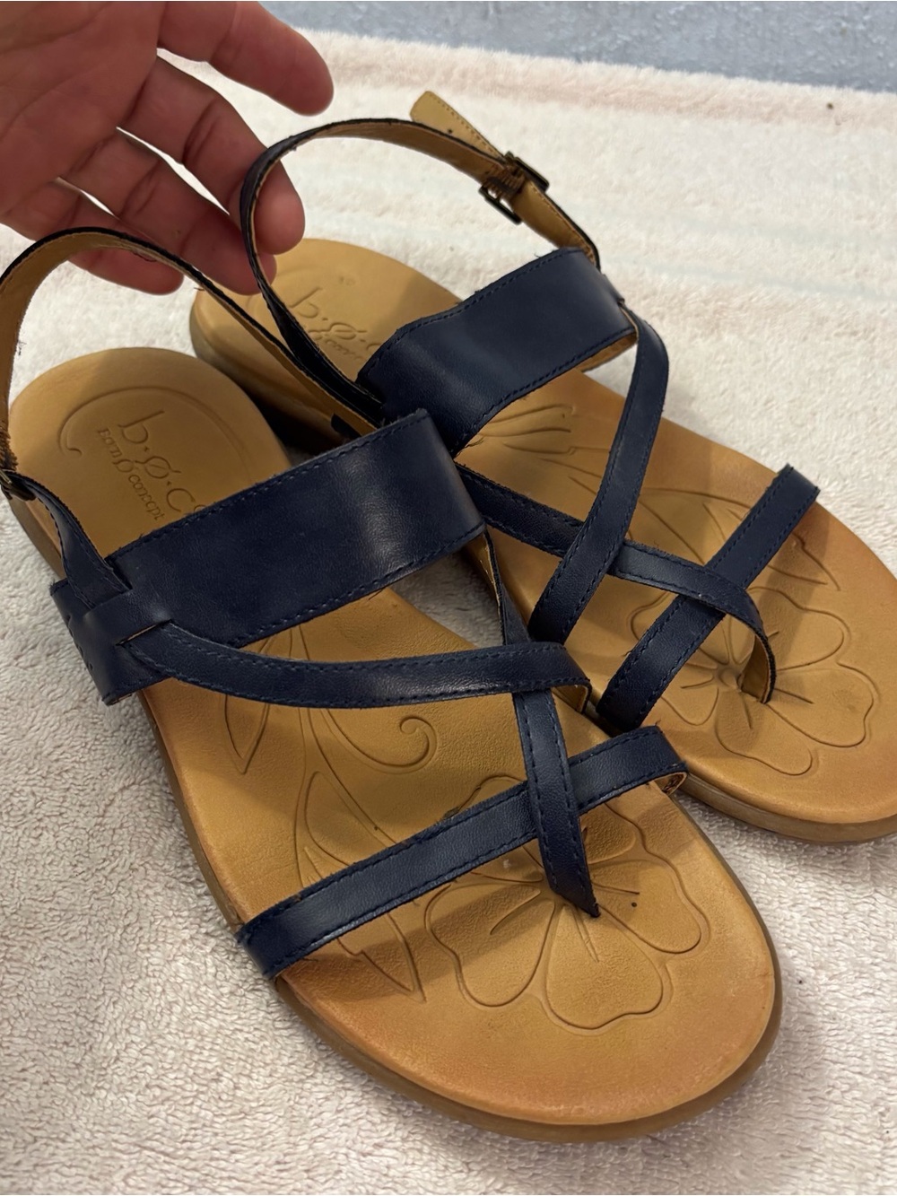 boc Navy Strappy  Sandals with Tan Footbed Padded SZ 9 M Tooled Floral